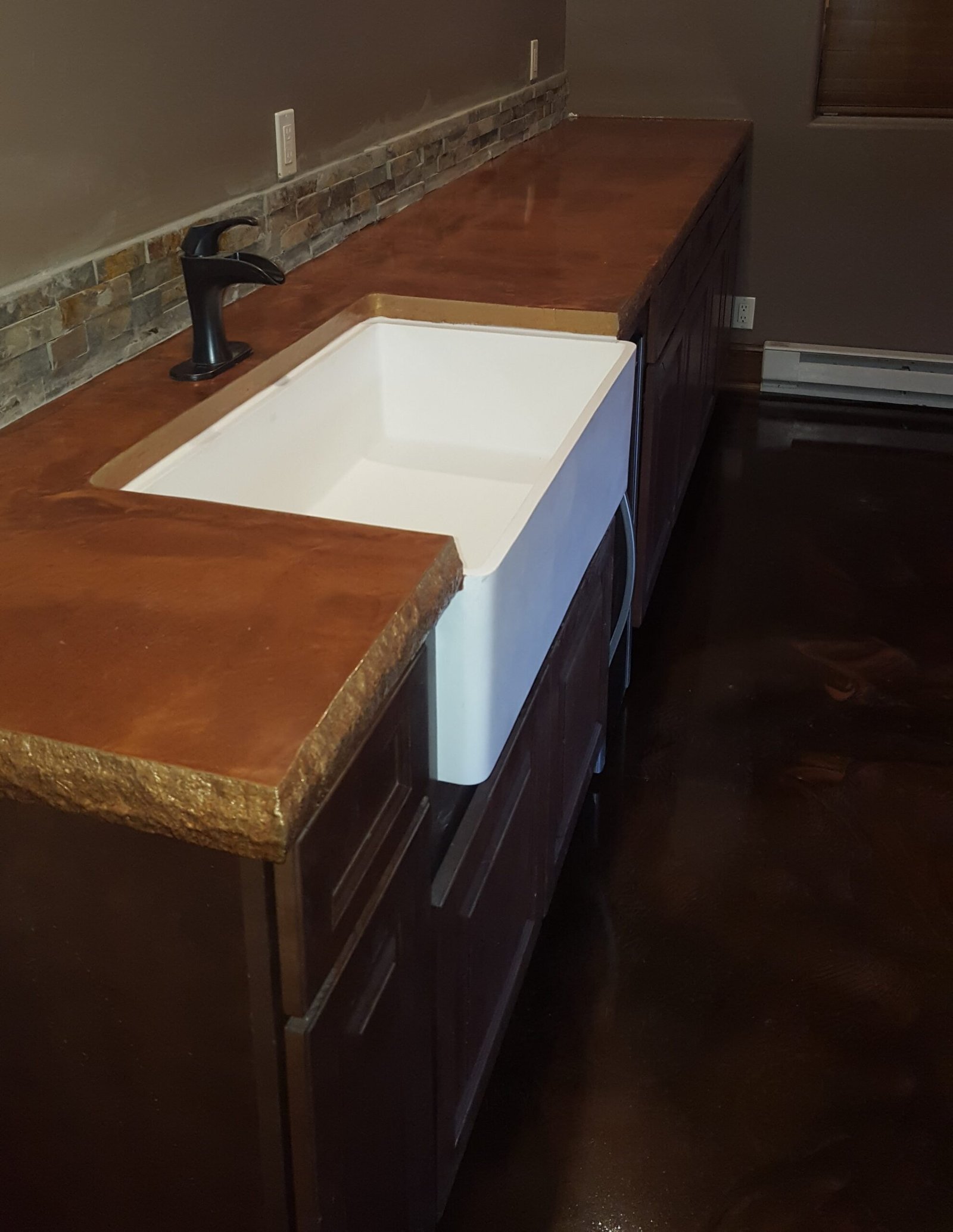 Concrete countertops are a great edition to any Bathroom. They offer a wide range of customization options and durability.